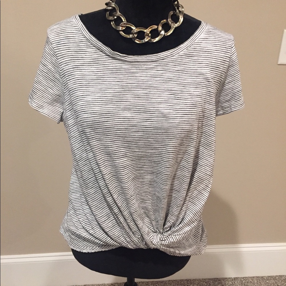 Stripe top⚪️⚫️⚪️⚫️